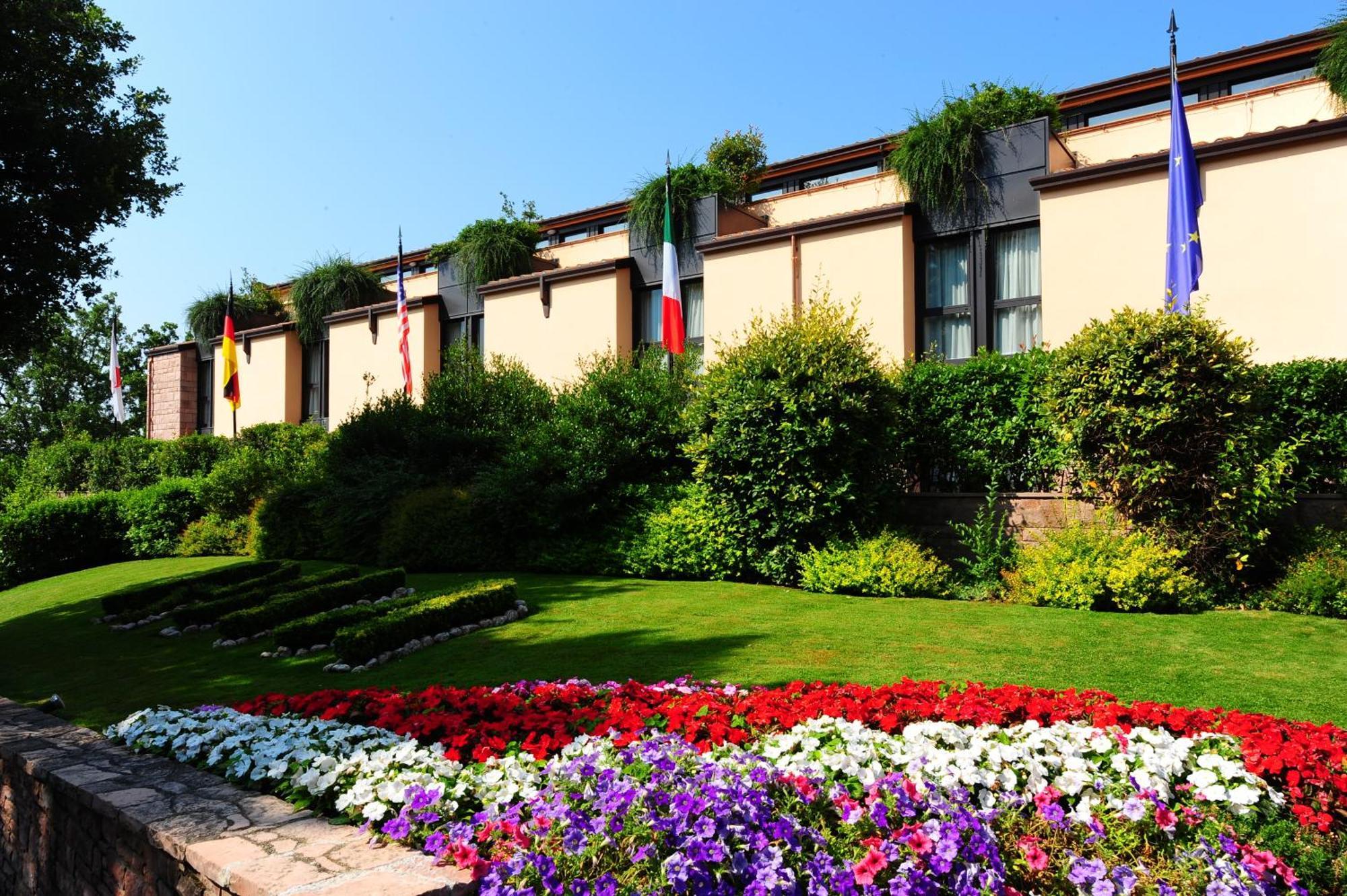 Bv Grand Hotel Asís Exterior foto